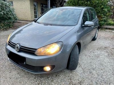 Gebraucht VW Golf VI 105 PS (77 kW) 2011 Grau Kleinwagen