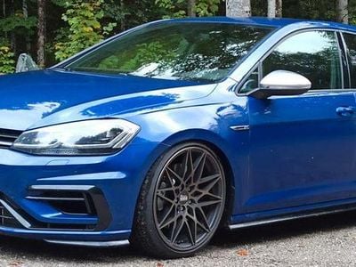 Second-hand VW Golf VII R 346 CP (254 kW) 2017 Albastru Berlinǎ