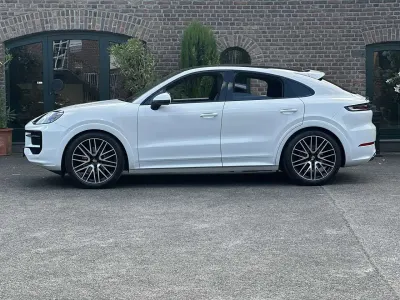 Second-hand Porsche Cayenne Coupe 354 CP (260 kW) 2024 Alb Coupe
