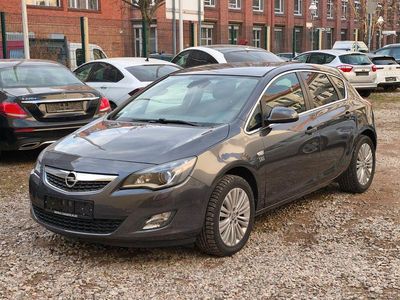 Gebraucht Opel Astra Innovation 179 PS (131 kW) 2011 Grau Limousine
