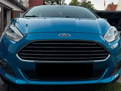 Gebraucht Ford Fiesta Titanium 125 PS (91 kW) 2013 Blau Limousine