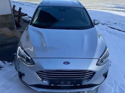 Silber Gebraucht 2022 Ford Focus Kombi | 18.600 € (Guter Preis)