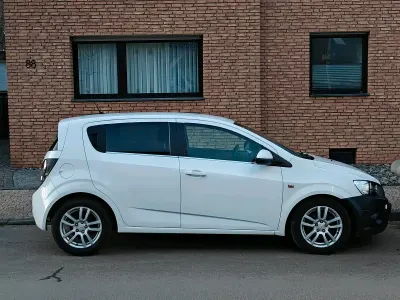 Gebraucht Chevrolet Aveo 95 PS (69 kW) 2026 Weiß Kleinwagen