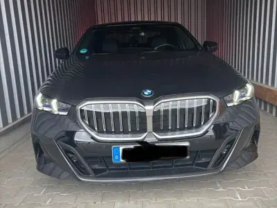 Gebraucht BMW 520 Performance 197 PS (144 kW) 2024 Grau Limousine