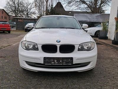 Weiß Gebraucht 2011 BMW 118 Kleinwagen | 3.700 € (Fairer Preis)