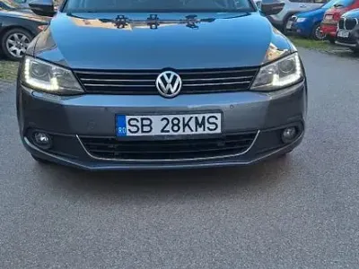 Używany VW Jetta Life 140 KM (102 kW) 2014 Szary Sedan/Limuzyna