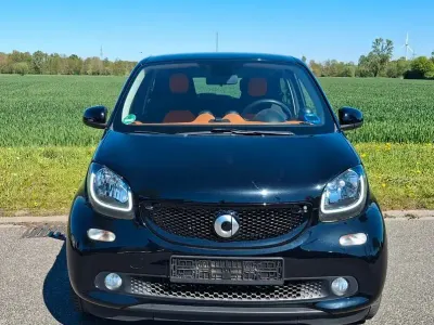 Używany Smart ForFour Passion 90 KM (66 kW) 2016 Czarny Hatchback