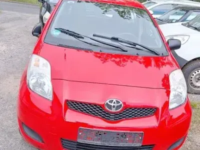 Gebraucht Toyota Yaris 69 PS (50 kW) 2010 Rot Kleinwagen