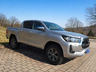 Gebraucht Toyota HiLux Comfort 150 PS (110 kW) 2025 Silber Pickup