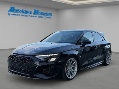 Gebraucht Audi RS3 Sport 400 PS (294 kW) 2024 Mythosschwarz metallic Limousine