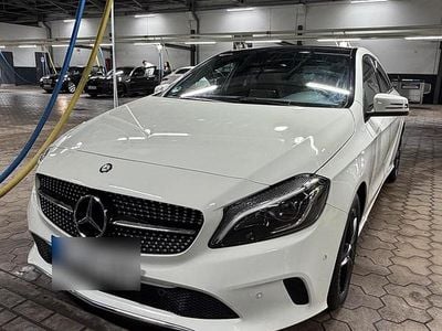 Gebraucht Mercedes A180 122 PS (89 kW) 2016 Weiß Limousine