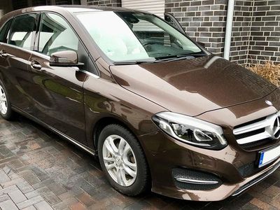 Gebraucht Mercedes B220 177 PS (130 kW) 2016 Braun Van / Kleinbus
