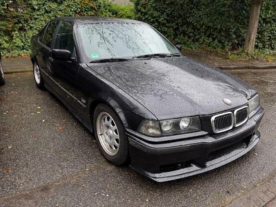 Gebraucht BMW 318 116 PS (85 kW) 1996 Schwarz Limousine