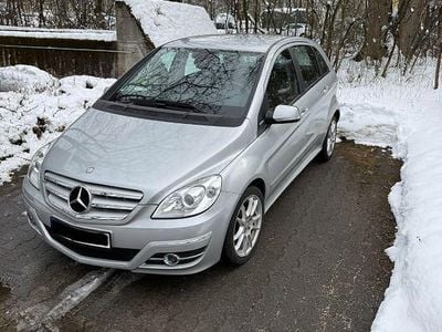 Gebraucht Mercedes B180 116 PS (85 kW) 2010 Silber Van / Kleinbus