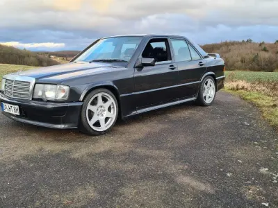 Gebraucht Mercedes 190 194 PS (142 kW) 1988 Schwarz Limousine