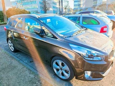 Gebraucht Kia Carens EX 140 PS (102 kW) 2010 Braun Van / Kleinbus
