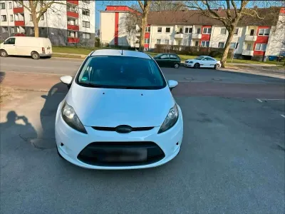 Gebraucht Ford Fiesta 60 PS (44 kW) 2009 Weiß Kleinwagen