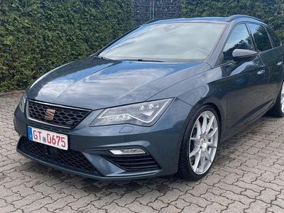 Grau Gebraucht 2019 Seat Leon ST 4Drive Kombi | 19.000 € (Fairer Preis)