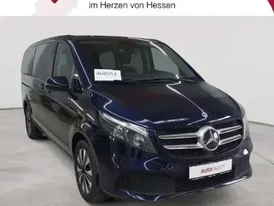 Używany Mercedes V220 163 KM (119 kW) 2022 Niebieski Minivan