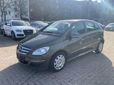Gebraucht Mercedes B180 109 PS (80 kW) 2010 Braun Van / Kleinbus