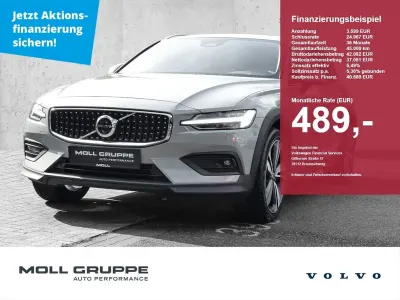 Gebraucht Volvo V60 CC Ultimate 197 PS (144 kW) 2024 Vapour grey / metallic Kombi