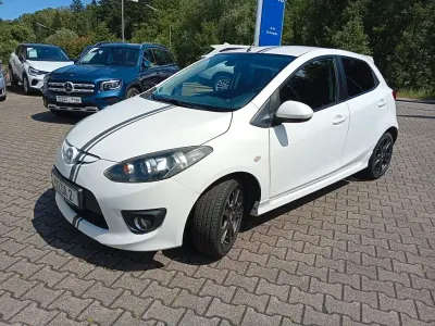 Gebraucht Mazda 2 Dynamic 86 PS (63 kW) 2010 Weiß Kleinwagen