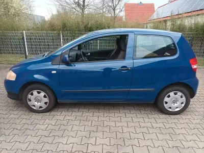 Gebraucht VW Fox 54 PS (39 kW) 2005 Blau Kleinwagen