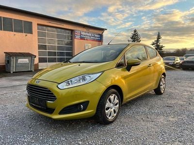 Gebraucht Ford Fiesta Trend 65 PS (47 kW) 2015 Gelb Limousine