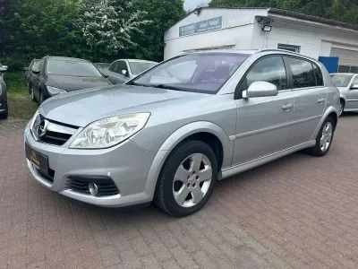 Gebraucht Opel Signum Edition 155 PS (114 kW) 2007 Starsilber/silver iii Kleinwagen