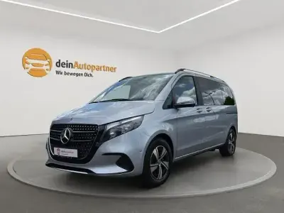 Gebraucht Mercedes V220 163 PS (119 kW) 2024 Lackfarbe hightechsilber mb 9922 Van / Kleinbus
