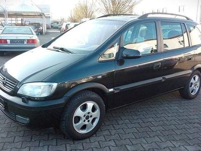 Second-hand Opel Zafira Comfort 101 CP (74 kW) 2000 Negru Monovolum