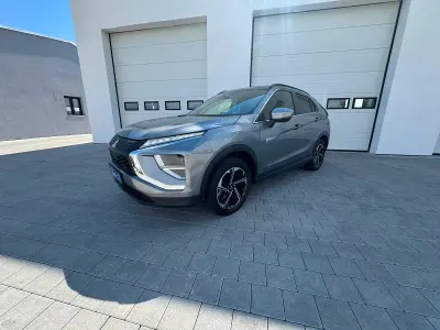 Gebraucht Mitsubishi Eclipse Cross Basis 188 PS (138 kW) 2021 Grau SUV