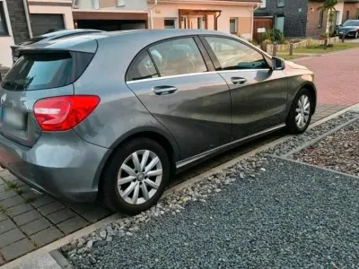 Gebraucht Mercedes A180 2013 Grau Kleinwagen