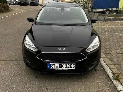 Usata Ford Focus Trend 120 CV (88 kW) 2015 Nero Station wagon