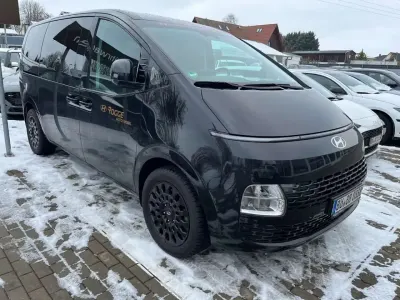 Gebraucht Hyundai Staria Prime 224 PS (164 kW) 2025 Schwarz Van / Kleinbus