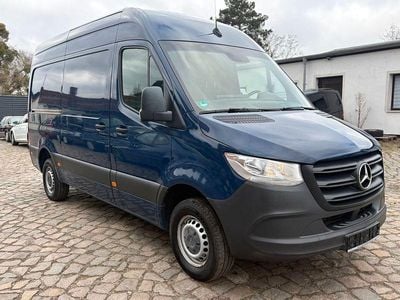Second-hand Mercedes 316 163 CP (119 kW) 2019 Albastru Van
