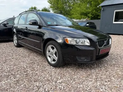 Gebraucht Volvo V50 Summum 109 PS (80 kW) 2010 Schwarz Kombi