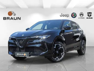Neu Alfa Romeo Junior Ti 136 PS (100 kW) 2026 Schwarz SUV