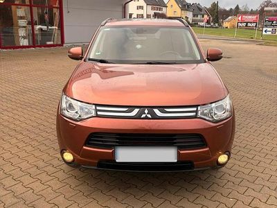 Braun Gebraucht 2013 Mitsubishi Outlander Top SUV | 14.499 €