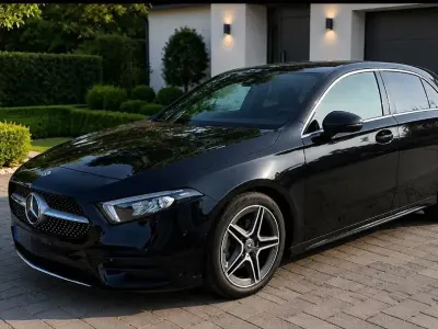 Gebraucht Mercedes A200 AMG line 163 PS (119 kW) 2022 Schwarz Limousine