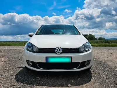 Gebraucht VW Golf VI 140 PS (102 kW) 2010 Weiß Kleinwagen