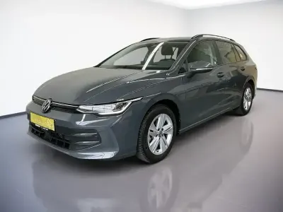 Gebraucht VW Golf VIII Life 150 PS (110 kW) 2025 Delfingrau Kombi