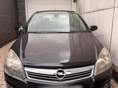 Second-hand Opel Astra 90 CP (66 kW) 2008 Negru Berlinǎ