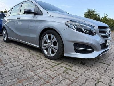 Gebraucht Mercedes B180 109 PS (80 kW) 2015 Silber Van / Kleinbus