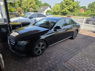 Gebraucht Mercedes E200 160 PS (117 kW) 2019 Schwarz Limousine