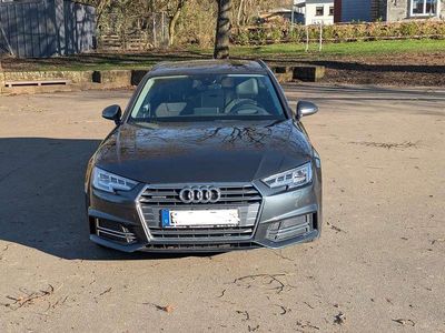 Grau Gebraucht 2016 Audi A4 Design Kombi | 15.900 € (Fairer Preis)