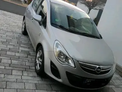 Gebraucht Opel Corsa Active 95 PS (69 kW) 2013 Silber Kleinwagen