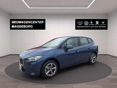 Gebraucht BMW 218 Active Tourer 150 PS (110 kW) 2024 Phytonicblau metallic Van / Kleinbus