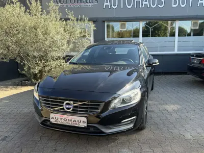 Gebraucht Volvo V60 Business Edition 136 PS (100 kW) 2014 Black sapphire / metallic Kombi