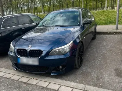 Gebraucht BMW 525 197 PS (144 kW) 2007 Blau Limousine